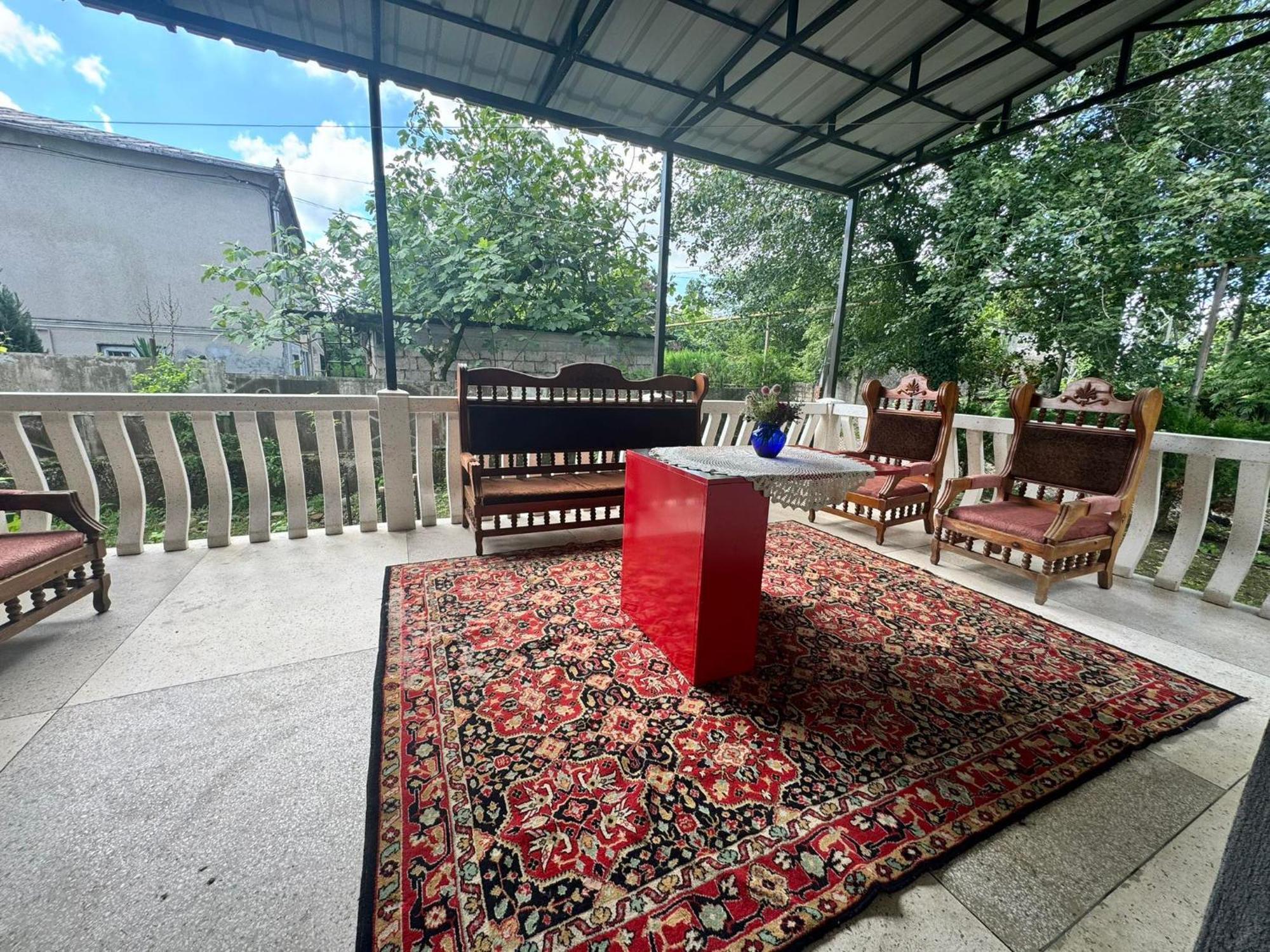 Zara-Guest House Sugdidi Exterior foto